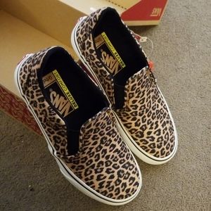 NIB Vans Women's Asher Deluxe Slipon sz 6.5